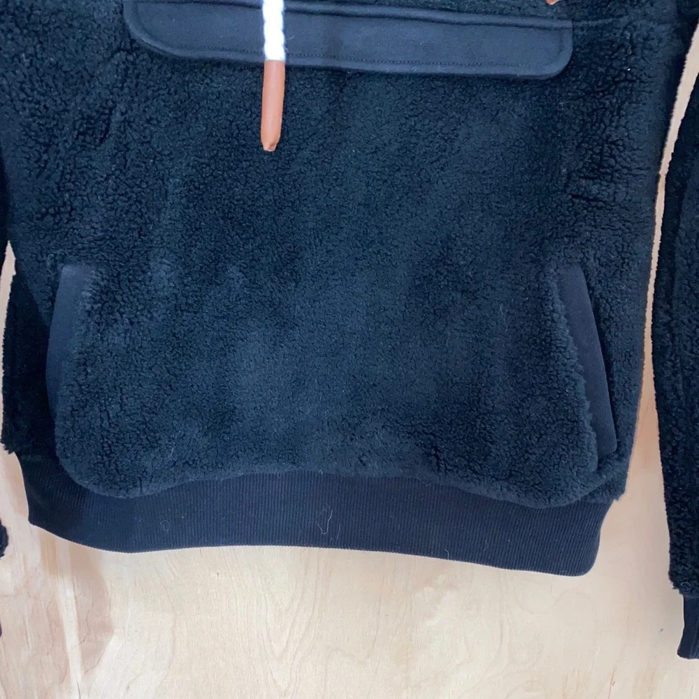 NWT Wanakome Mara Black Sherpa Hoodie - Picture 4 of 7